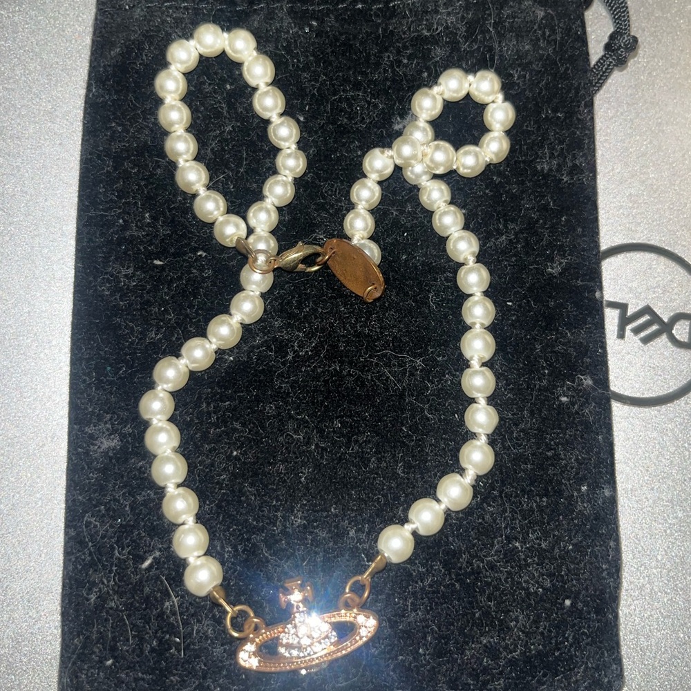 Elegant Pearl Necklace with Gold Pendant